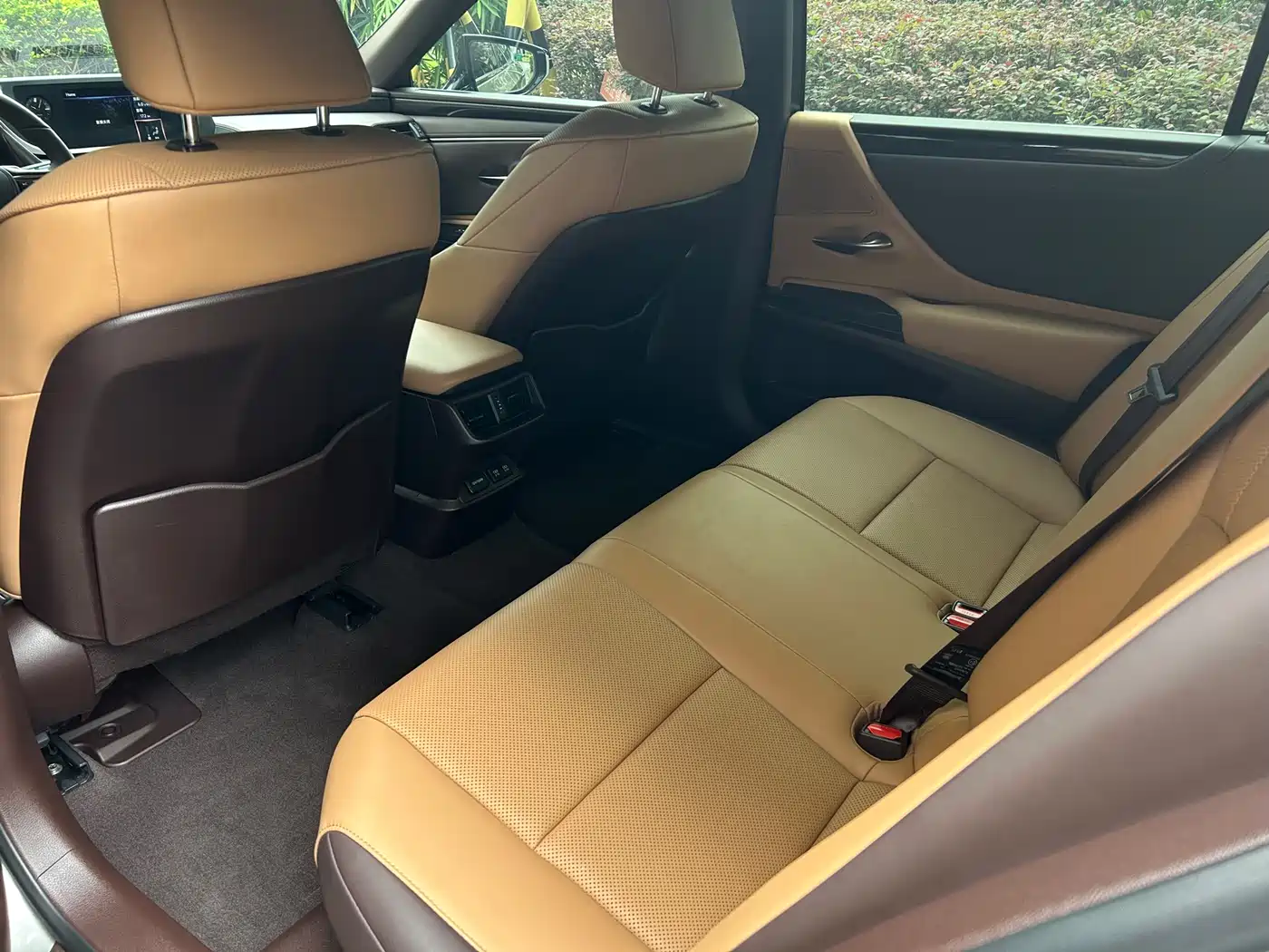 Lexus ES 2018 300h Excellence Edition China V фото 10