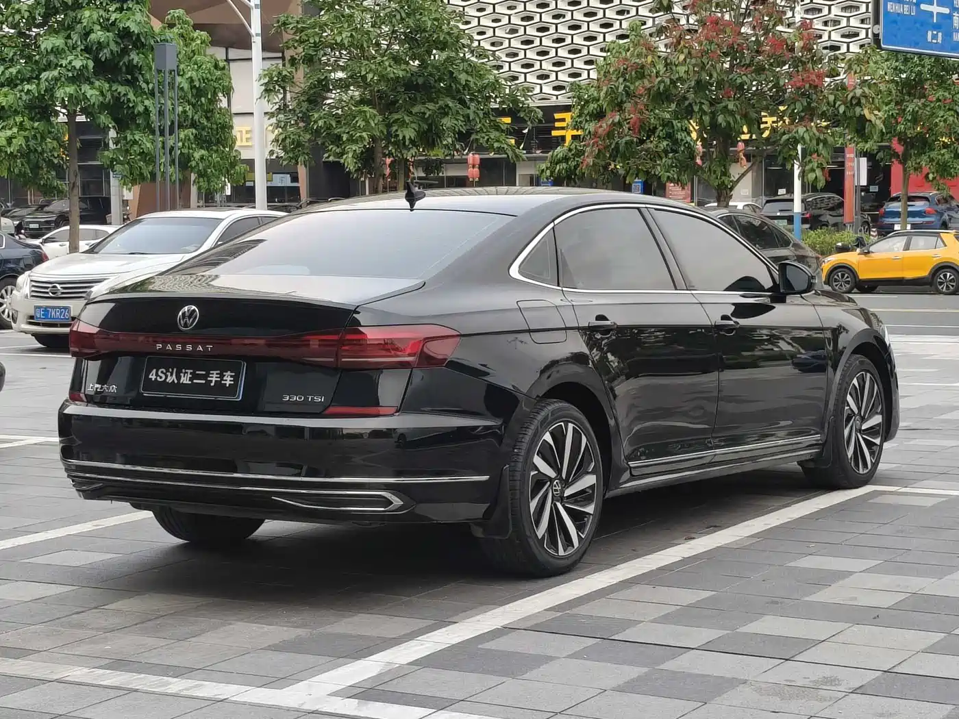 Volkswagen Passat 2022 330TSI Starlight Elite Edition фото 5