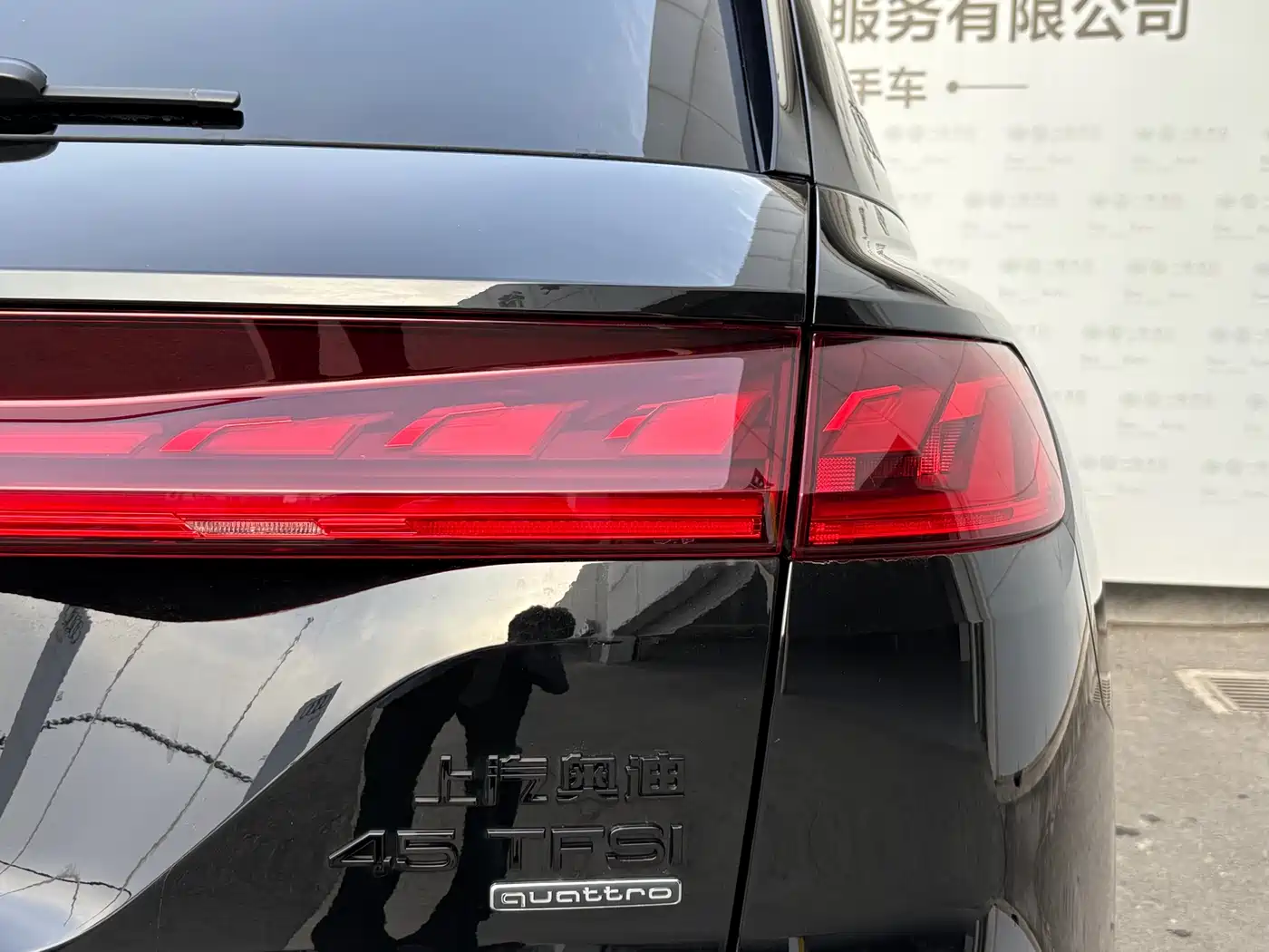 Audi Q6 2024 45 TFSI quattro Black Warrior Edition 6-seater фото 12