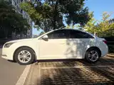 Фото 4 - Chevrolet Cruze