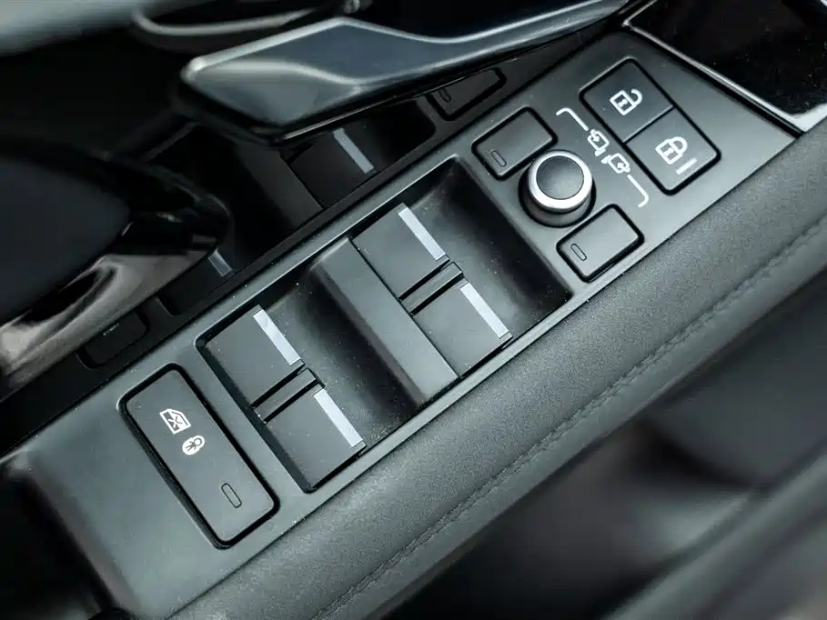 LAND ROVER RANGE ROVER AURORA