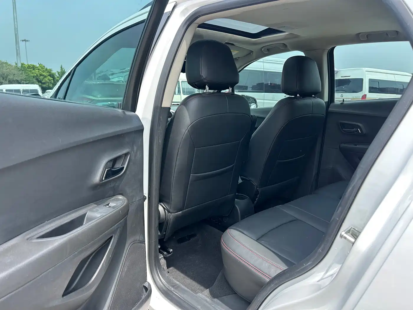 Chevrolet Trax 2016 1.4T Automatic 2WD Comfort Sunroof Edition фото 17