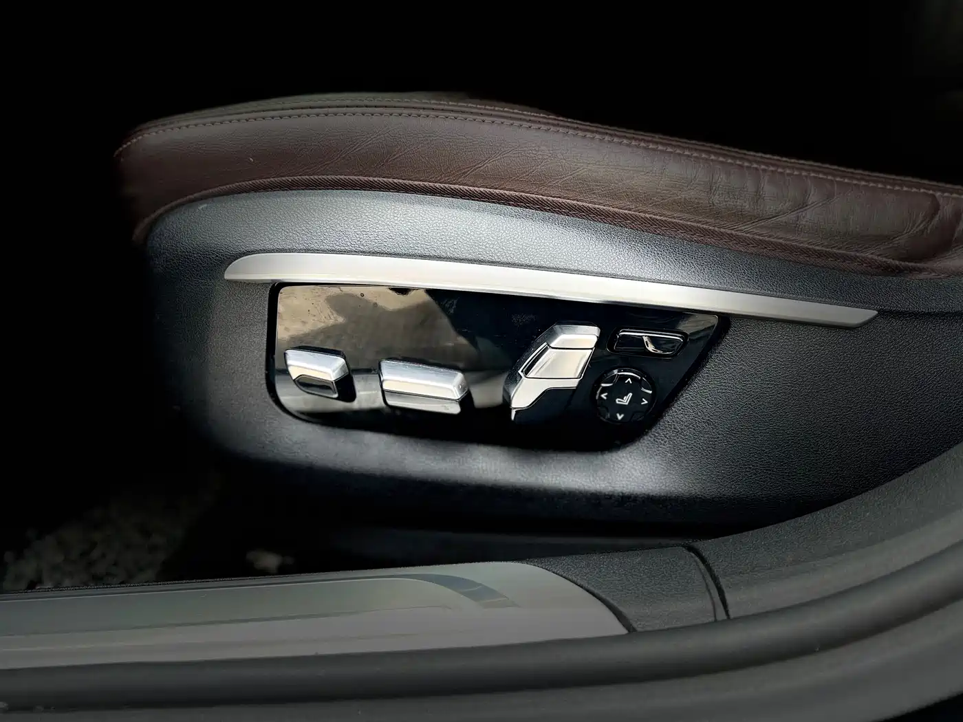 BMW 7 Series 2016 740Li Leading Edition фото 10