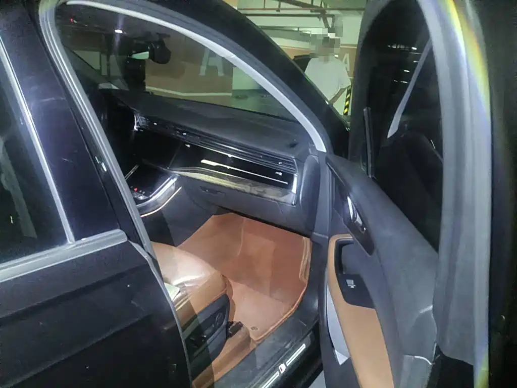 Photo 10 - Audi Q7