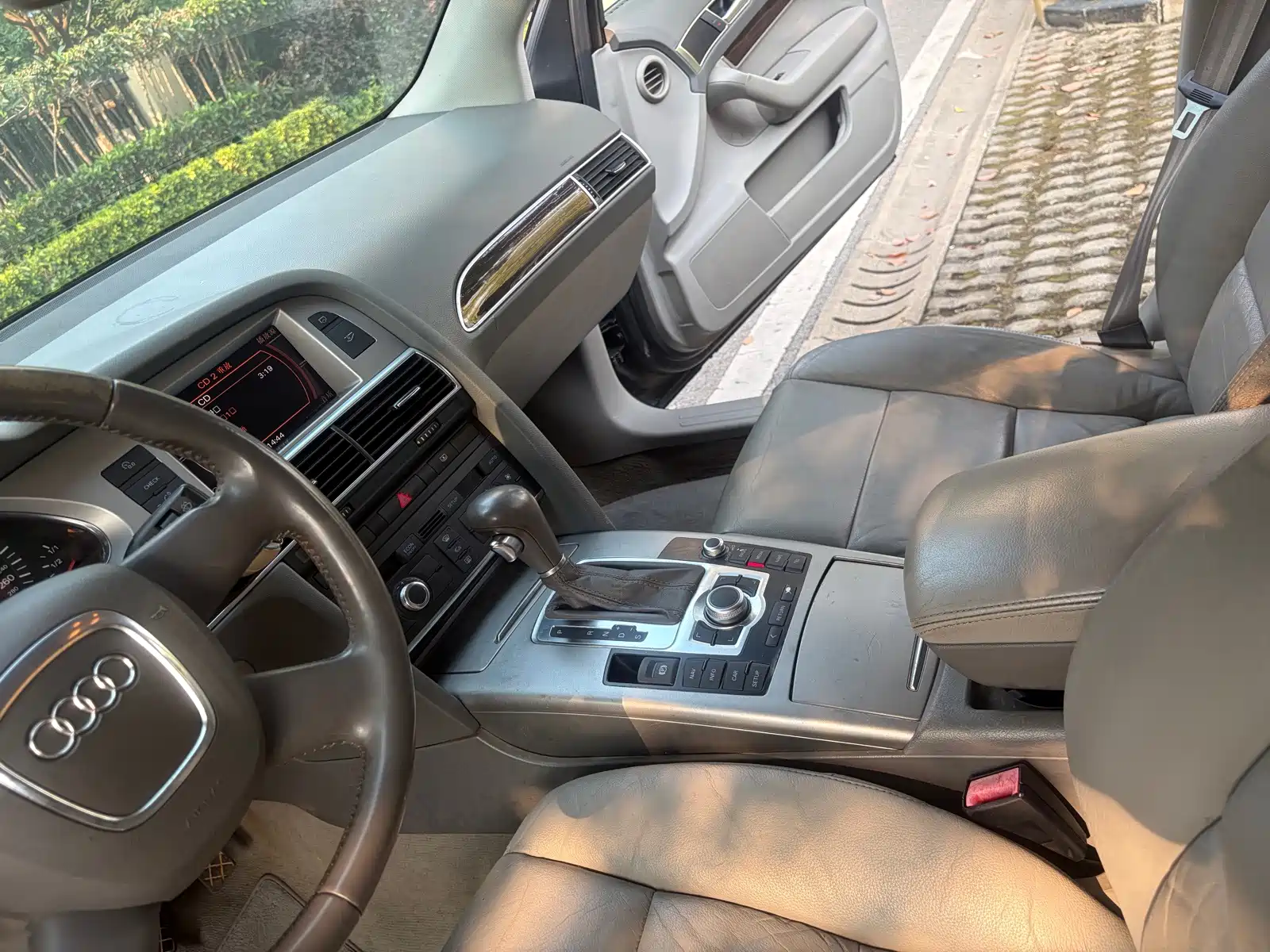 Photo 16 - Audi A6L