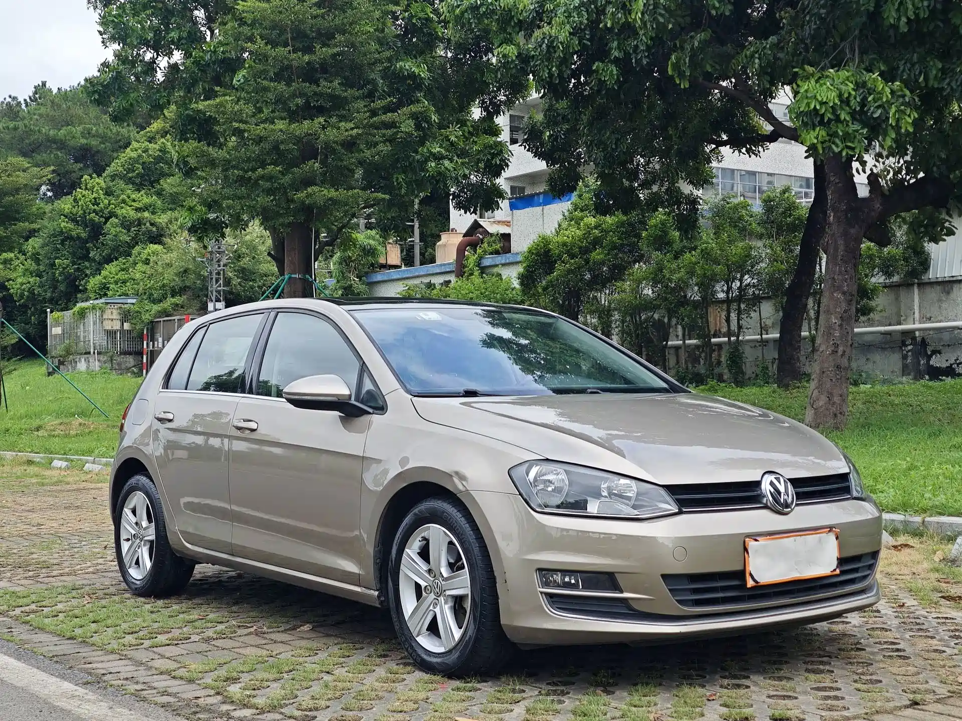 Фото 4 - Volkswagen Golf