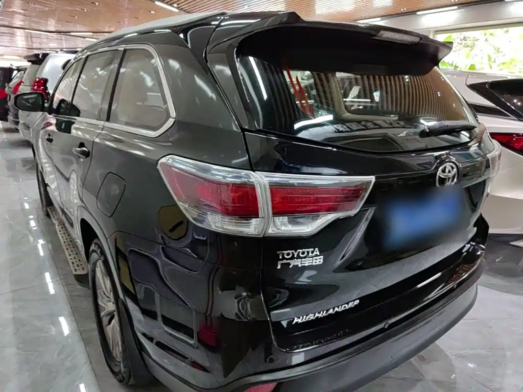 Фото 5 - Toyota Highlander