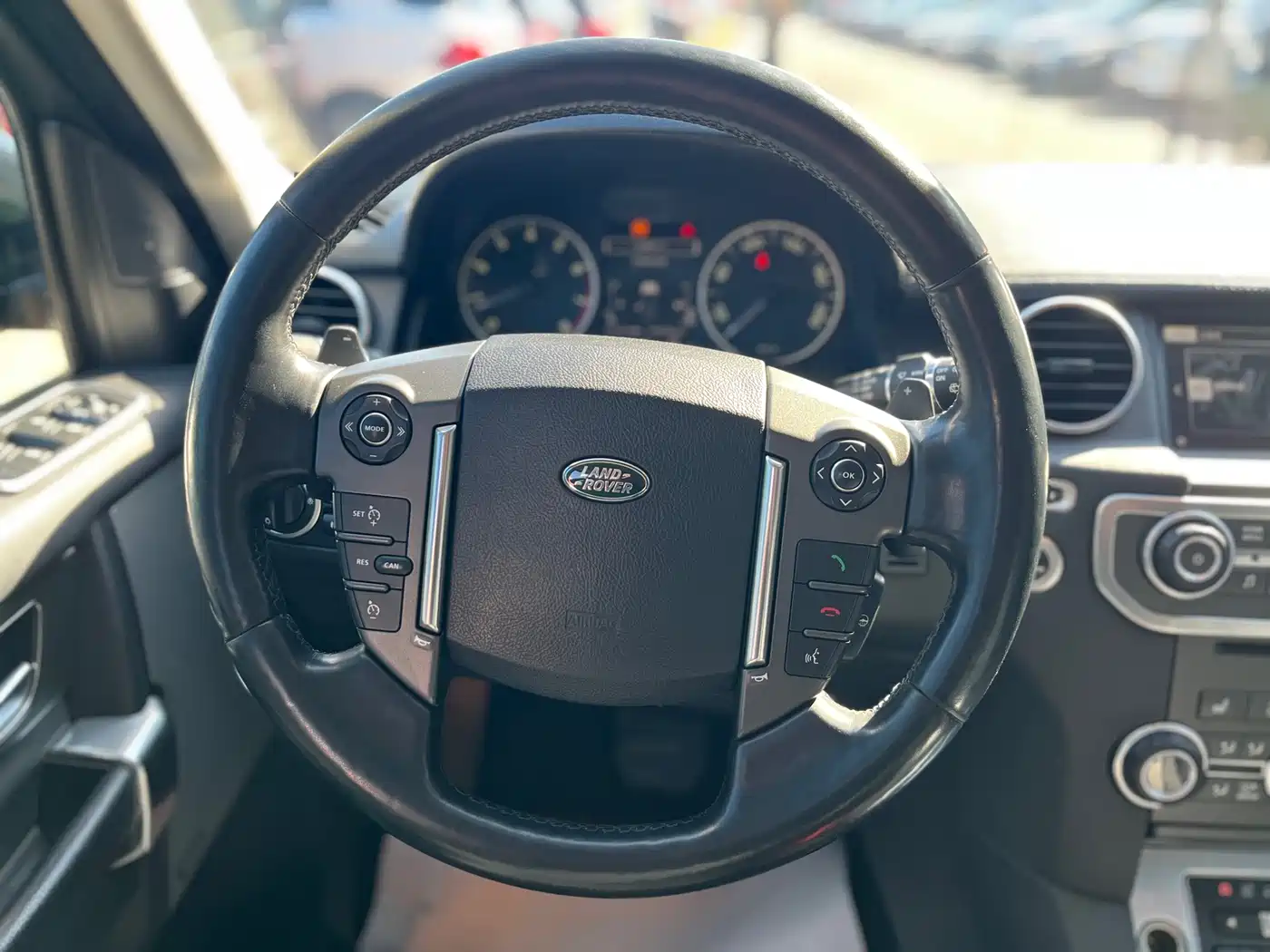 Land Rover Discovery 2016 3.0 SC V6 HSE фото 20