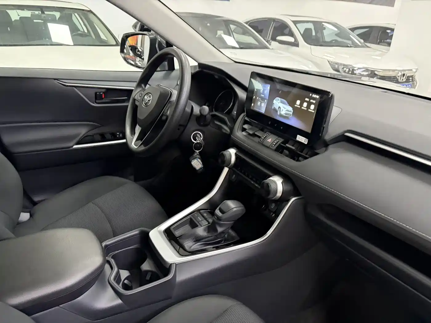 Toyota RAV4 Rongfang 2024 2.0L CVT FWD Urban Edition фото 9