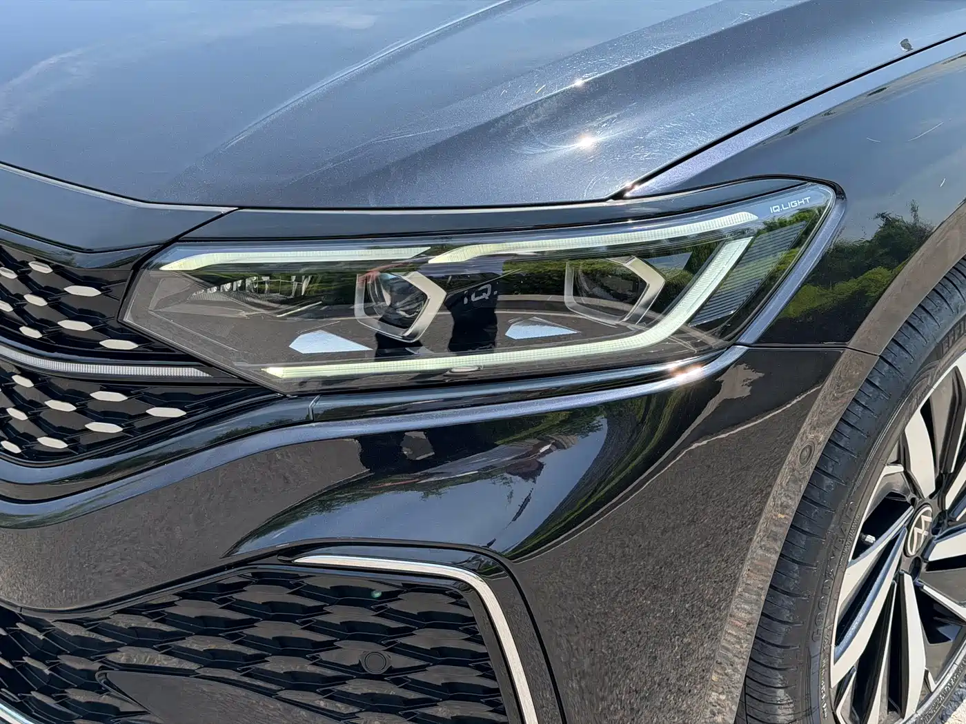 Volkswagen Passat 2022 330TSI Starlight Luxury Edition фото 4