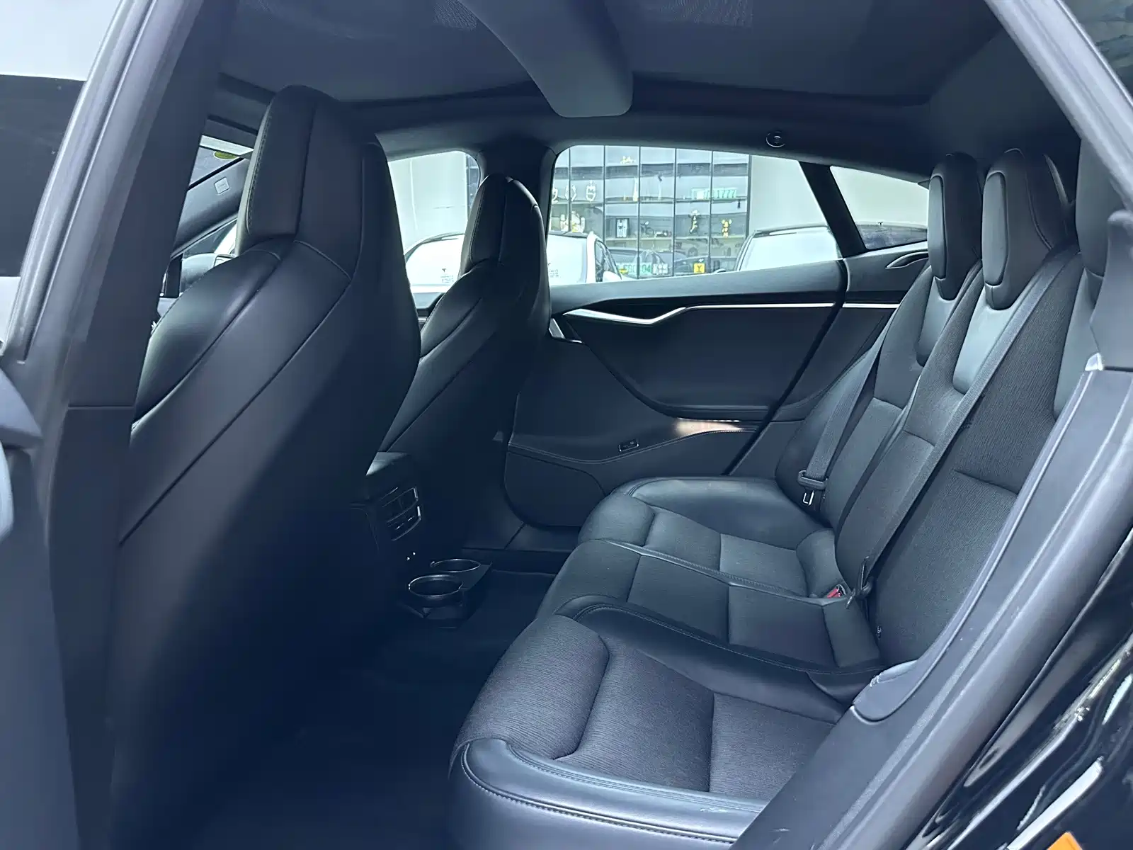 Фото 9 - Tesla Model S