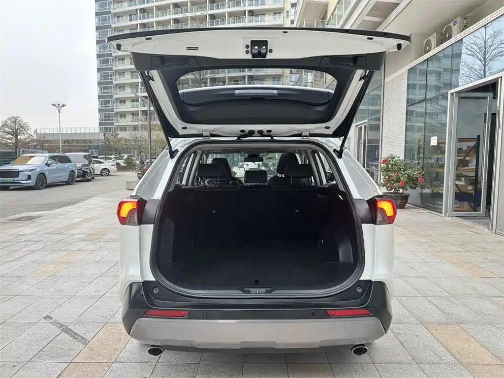 Toyota RAV4 Rongfang 2021 Facelift Hybrid 2.5L E-CVT 4WD Elite PLUS фото 24