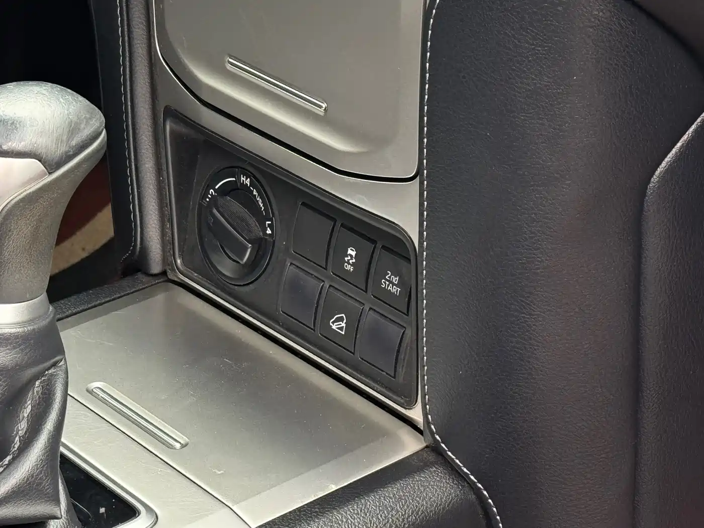 Toyota Prado 2019 3.5L Automatic TX-L Zunxiang Edition with Rear-mounted Spare Tire фото 17