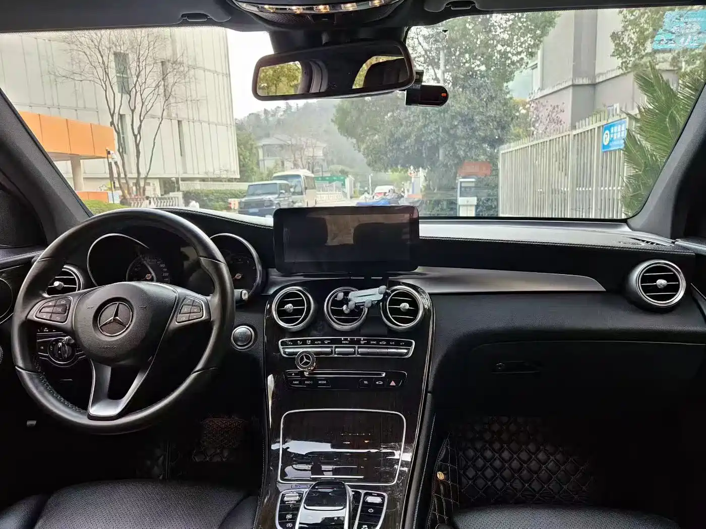 Mercedes-Benz GLC 2016 GLC 260 4MATIC Luxury фото 4
