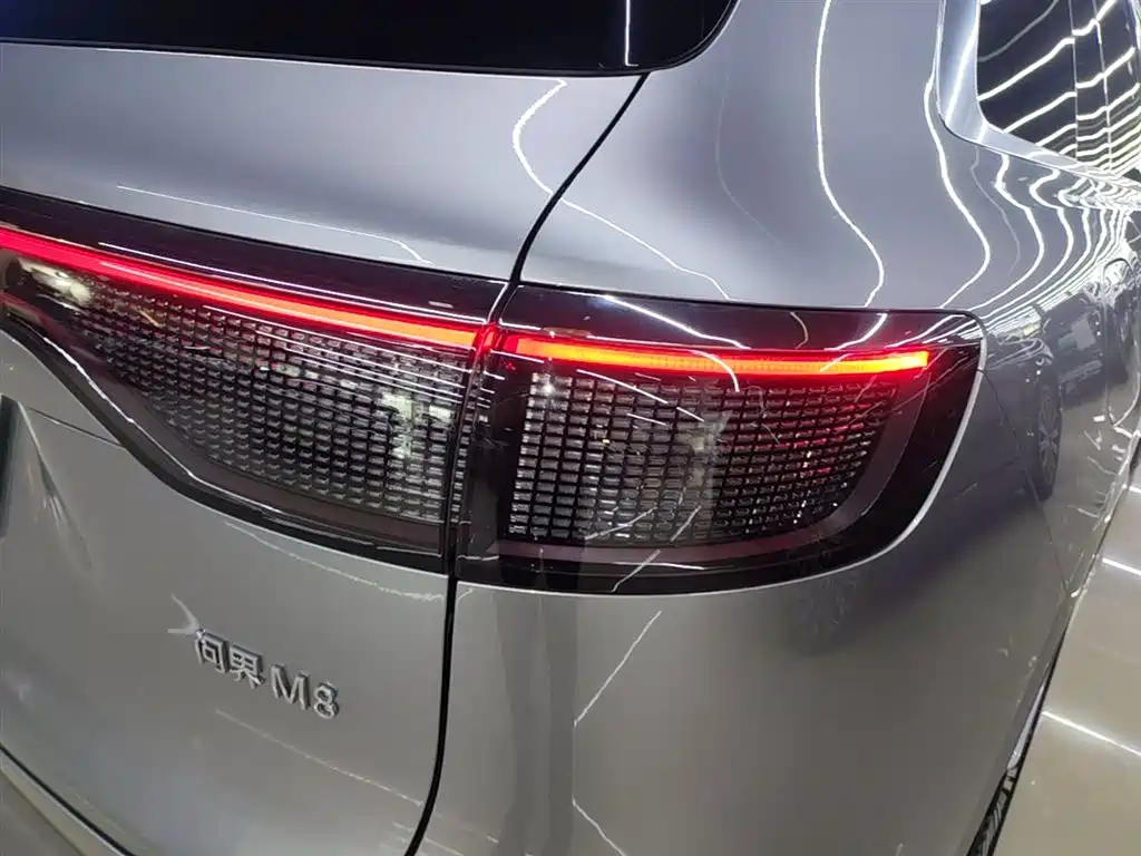 AITO Wenjie AITO M8 2025 Model Extended Range Ultra Edition 53.4kWh 5-Seater фото 8