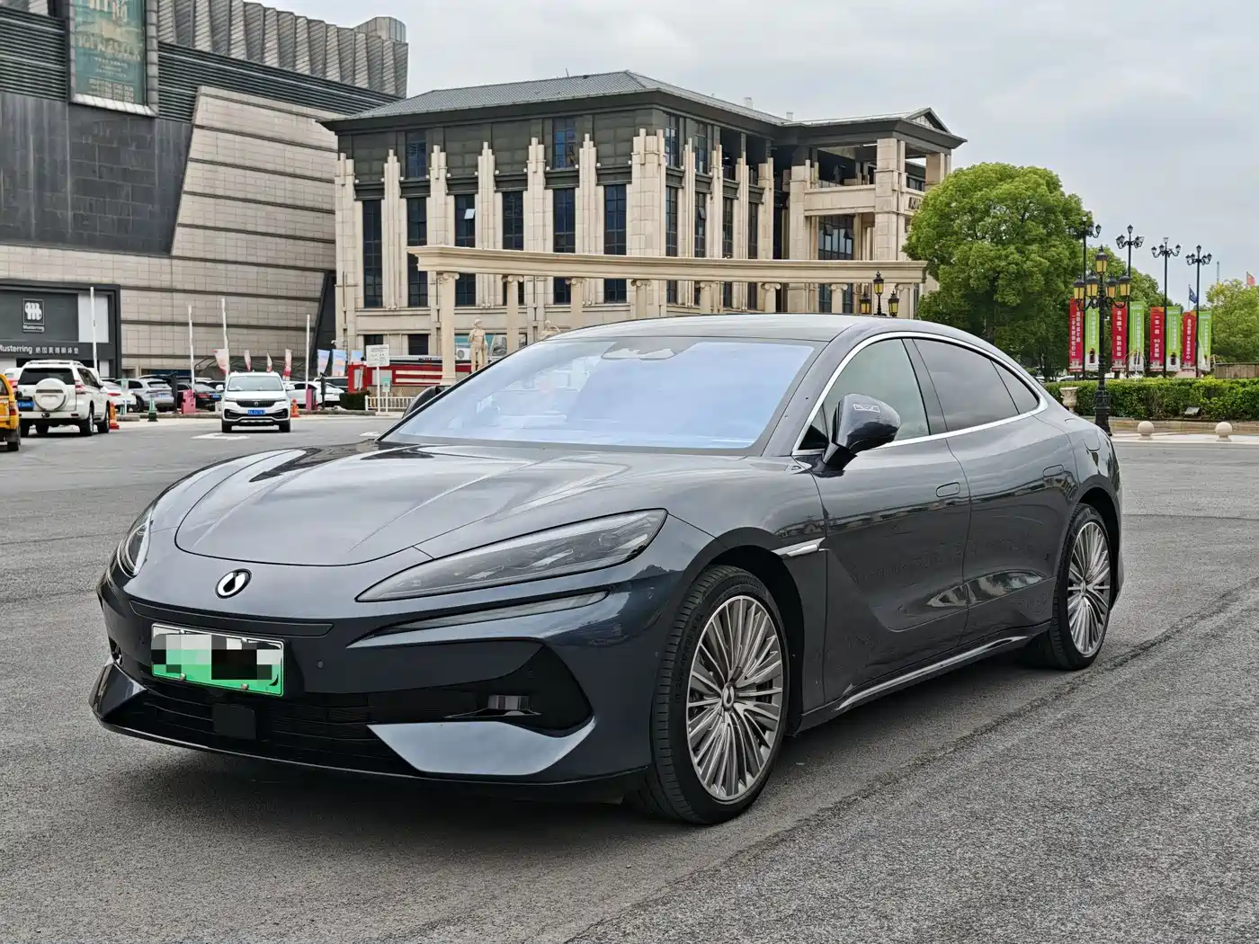 Denza Z9 2024 Model 1100km AWD Ultra Edition