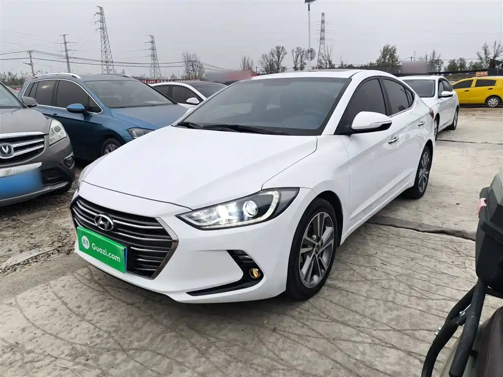 Hyundai Elantra 2018 1.6L Automatic 15th Anniversary Special Edition фото 2