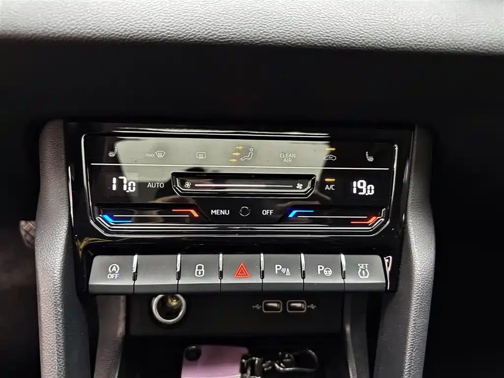 Škoda Karoq 2022 Facelift TSI280 Luxury Edition фото 15