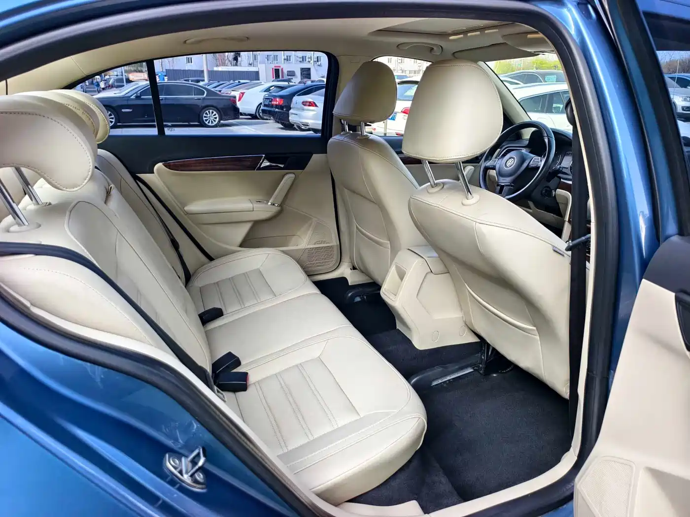 Volkswagen Lavida 2013 1.6L Automatic Luxury Edition фото 13