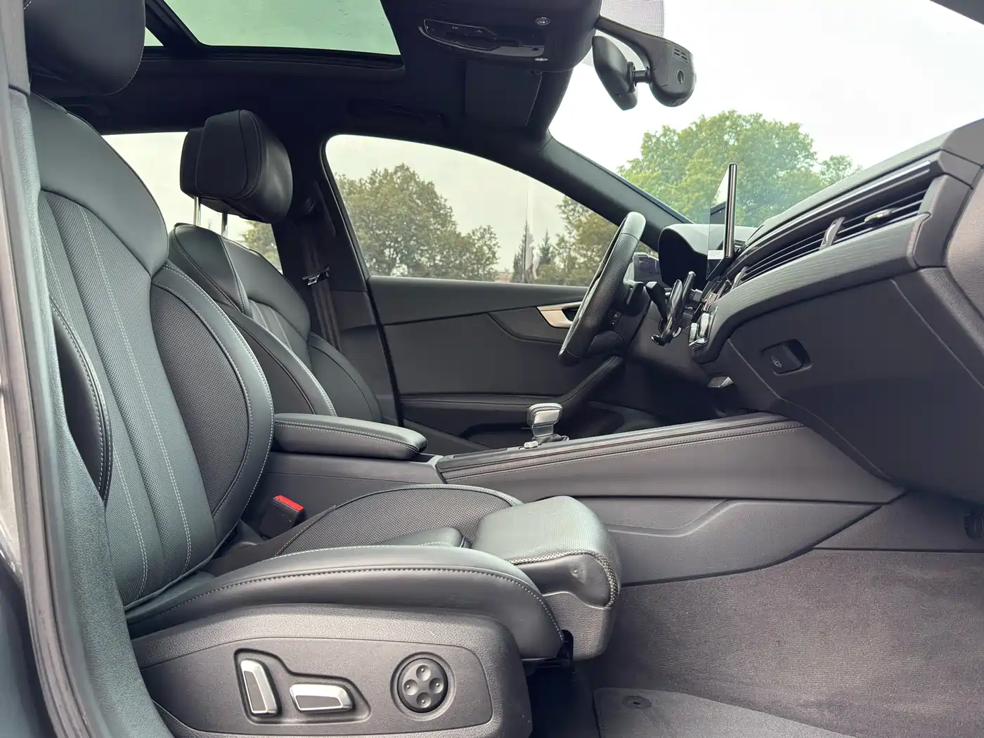 Audi A4L 2024 40 TFSI Luxury Dynamic фото 13