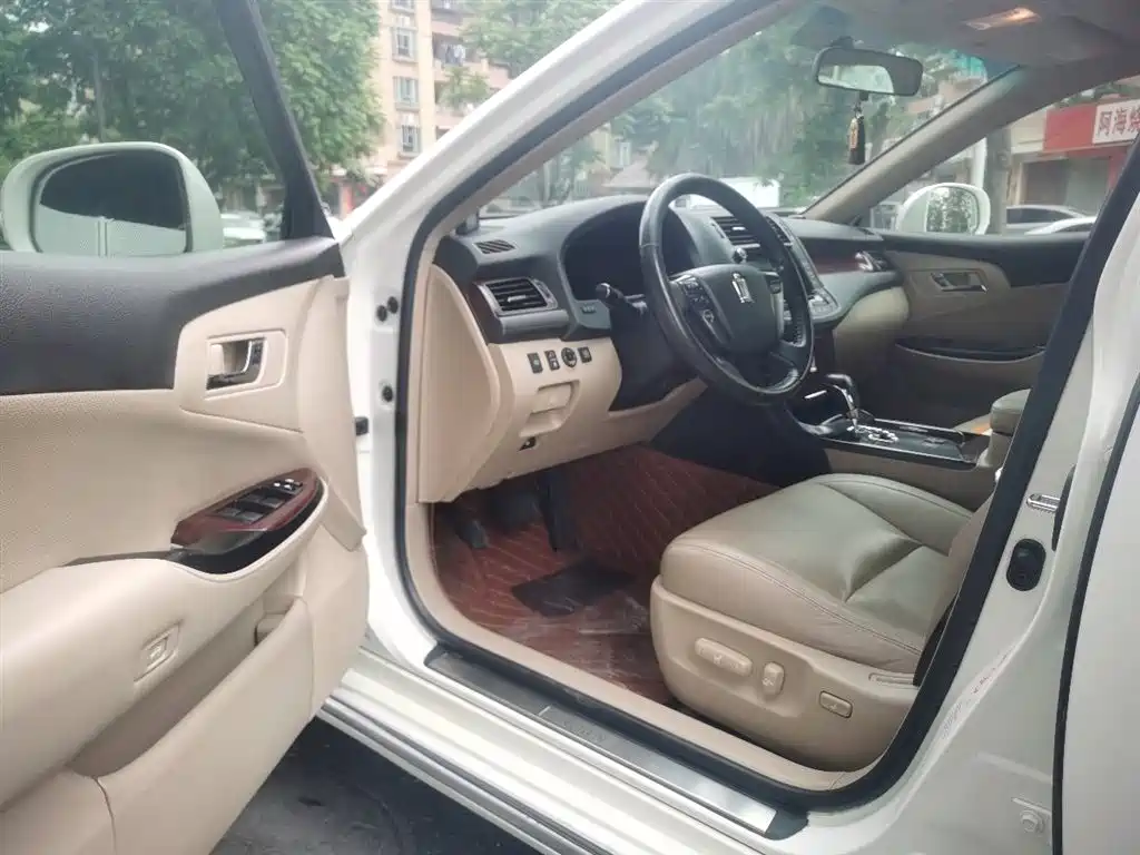 Toyota Crown 2010 2.5L Royal фото 6