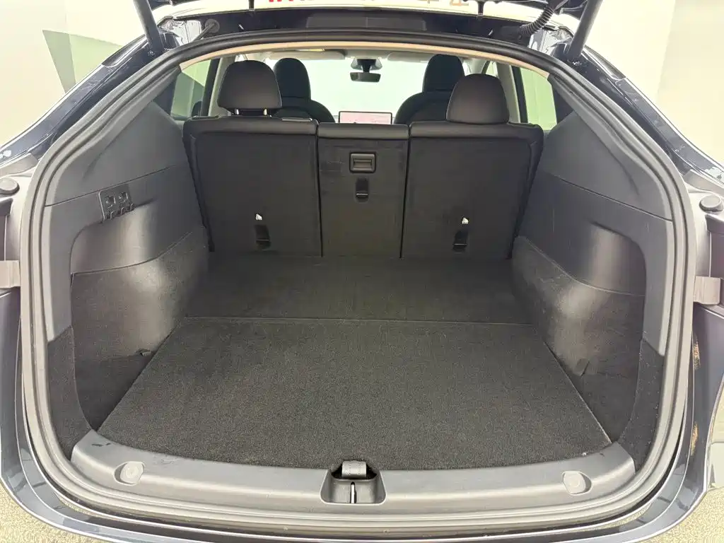 Фото 6 - Tesla Model Y