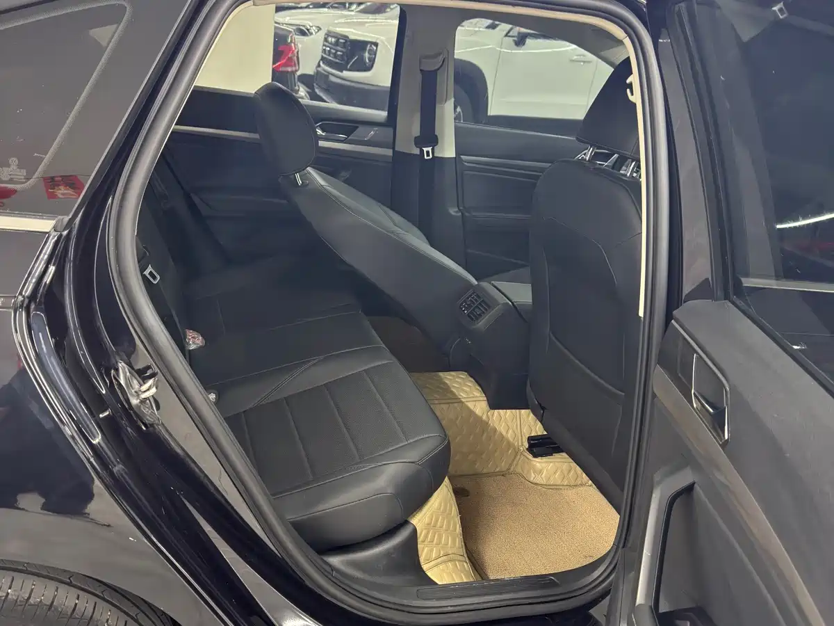 Volkswagen Lavida 2021 1.5L Auto Comfort Edition фото 9