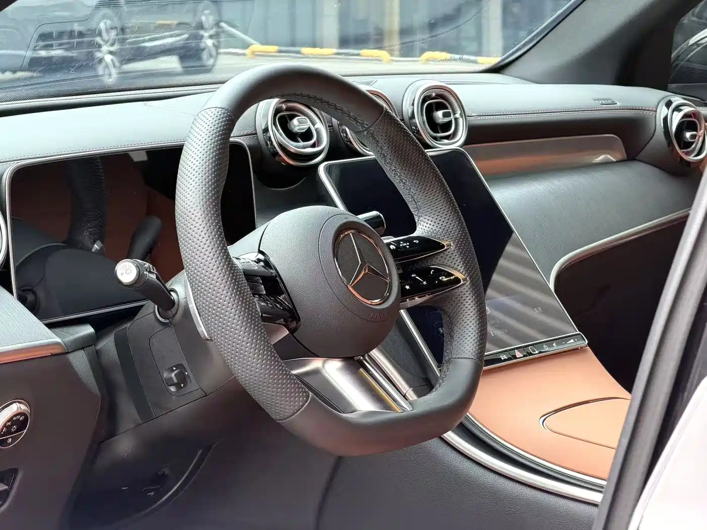Mercedes-Benz GLC 2025 Model Year GLC 260 L 4MATIC Luxury фото 13