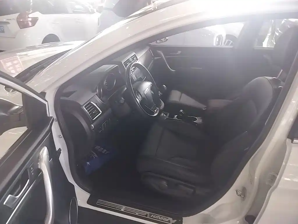 Фото 16 - Haval M6