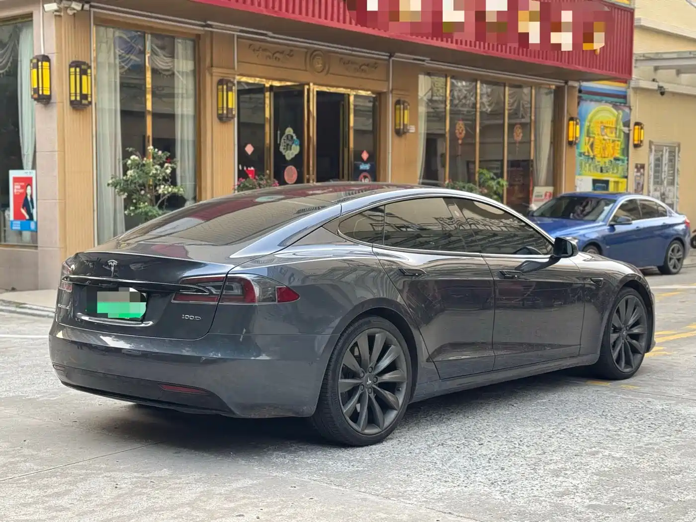 TESLA MODEL S