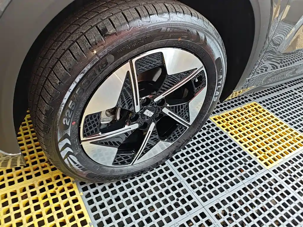 Geely Galaxy Galaxy E5 2026 610km Explorer+ Edition фото 23