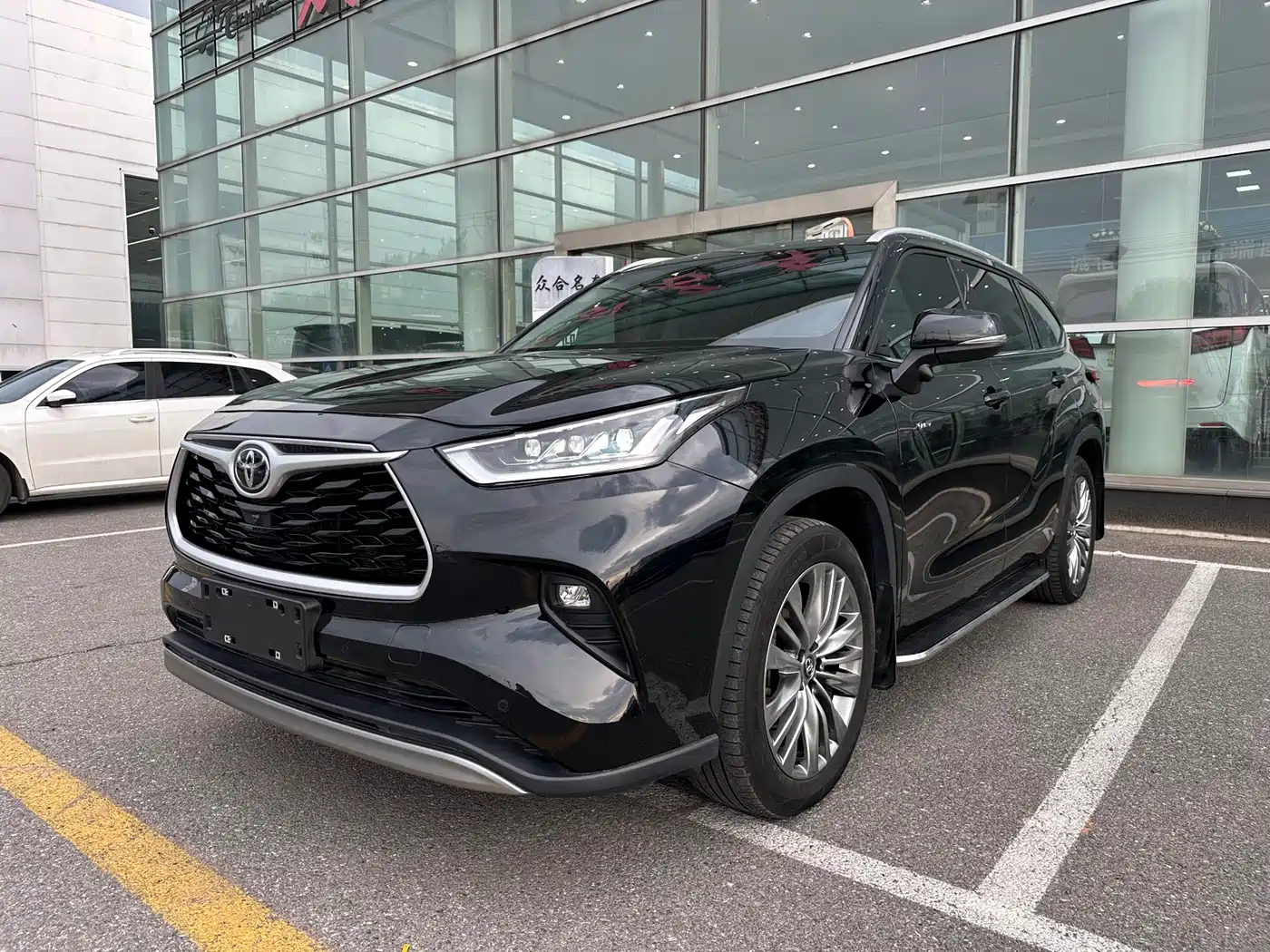 Toyota Highlander 2024 2.5L Smart Hybrid 4WD Premium 7-seater