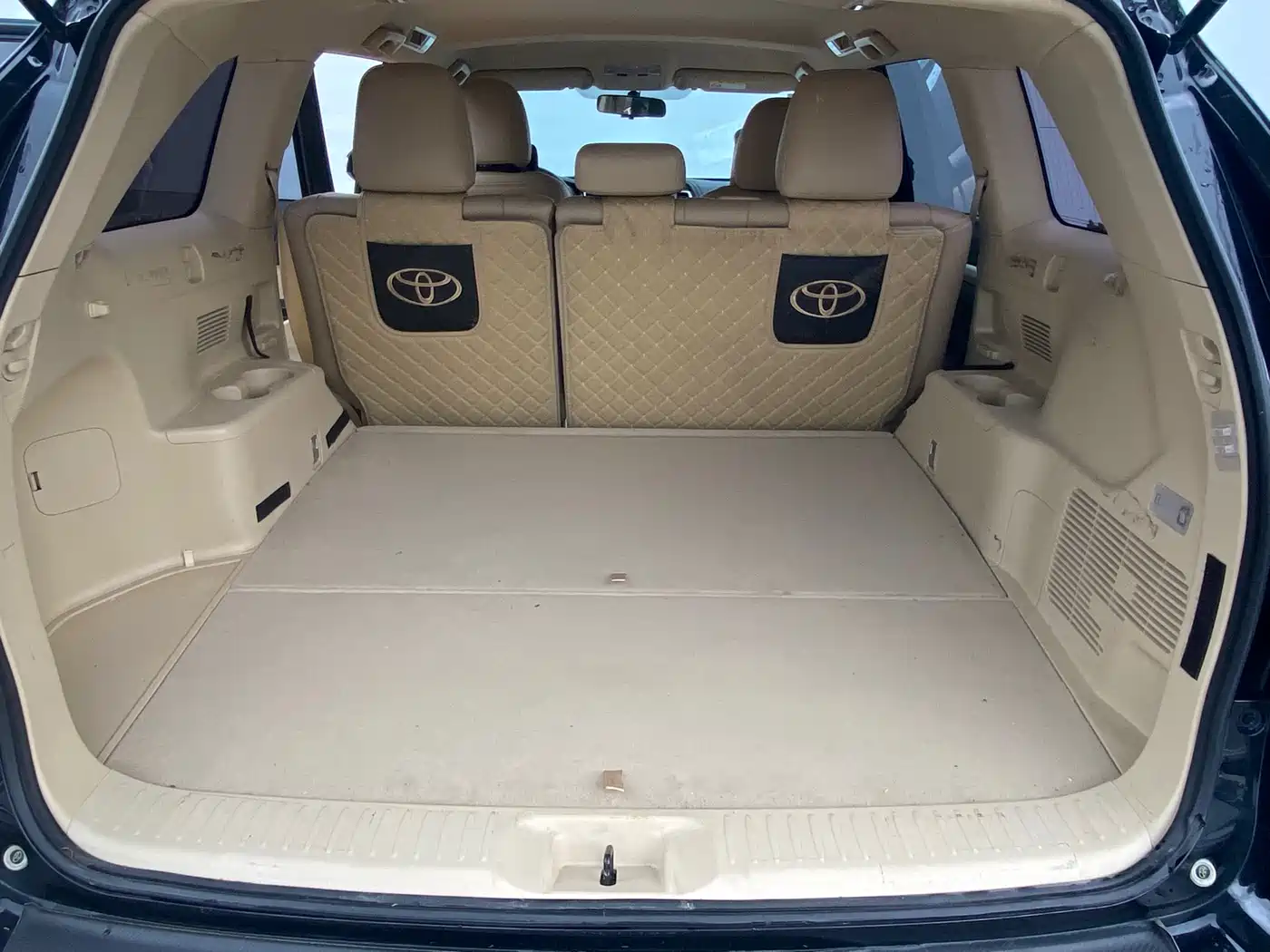 TOYOTA HIGHLANDER