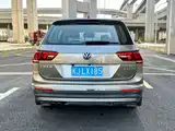 Photo 4 - Volkswagen Tiguan L