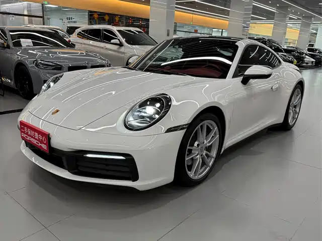 PORSCHE 911