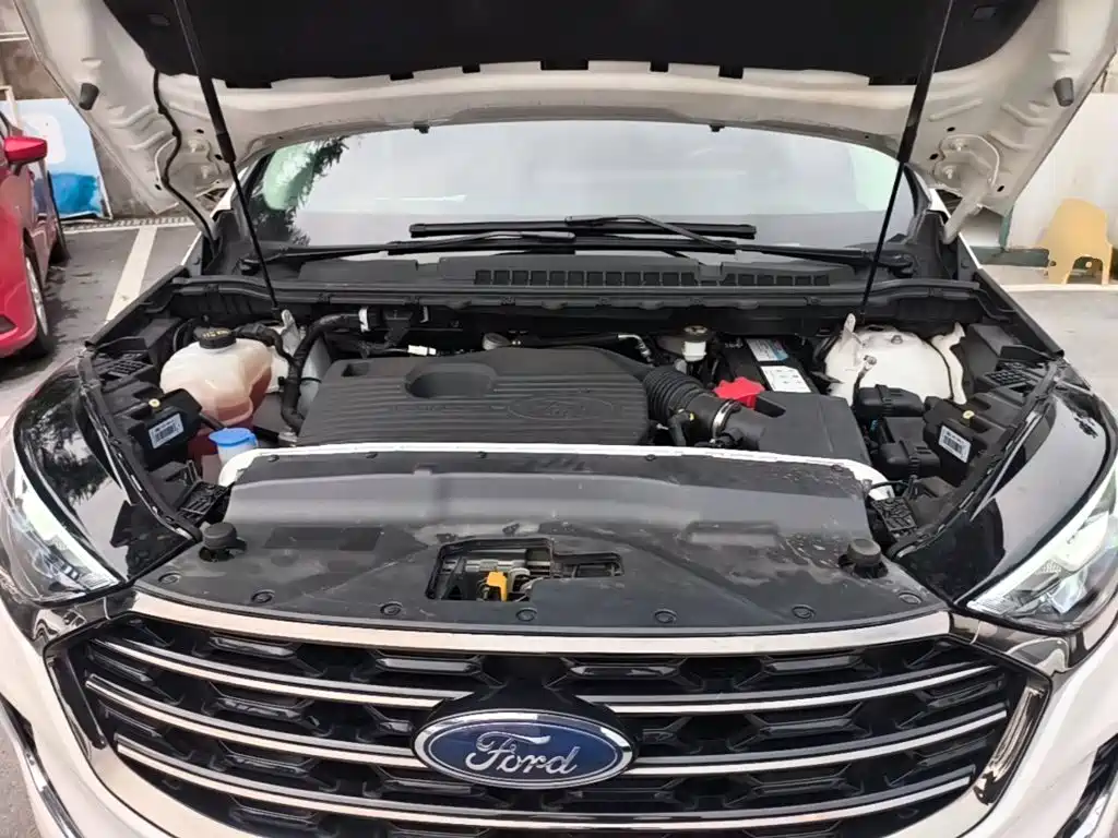 Фото 20 - Ford Edge