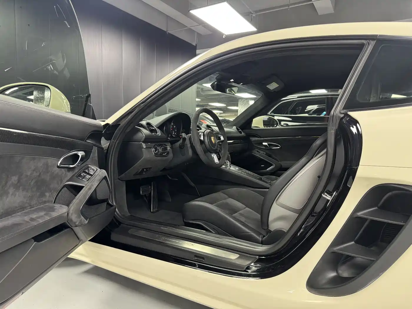 Porsche 718 2018 Cayman GTS 2.5T фото 4
