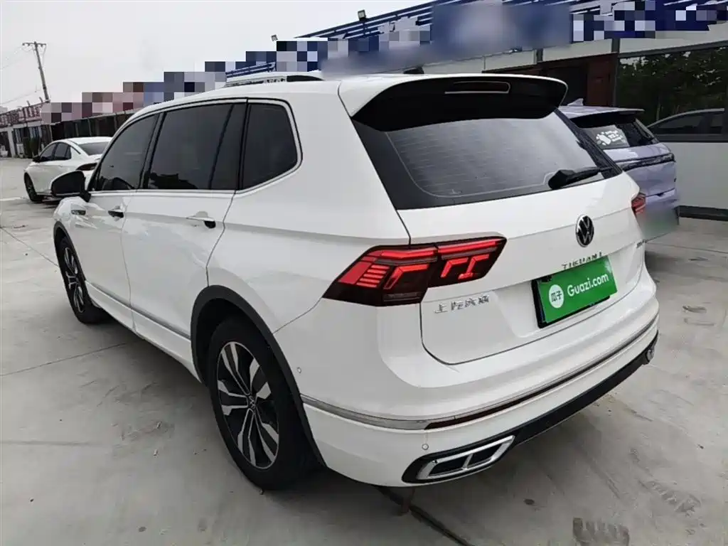 VOLKSWAGEN TIGUAN L