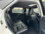 Фото 15 - Lexus RX