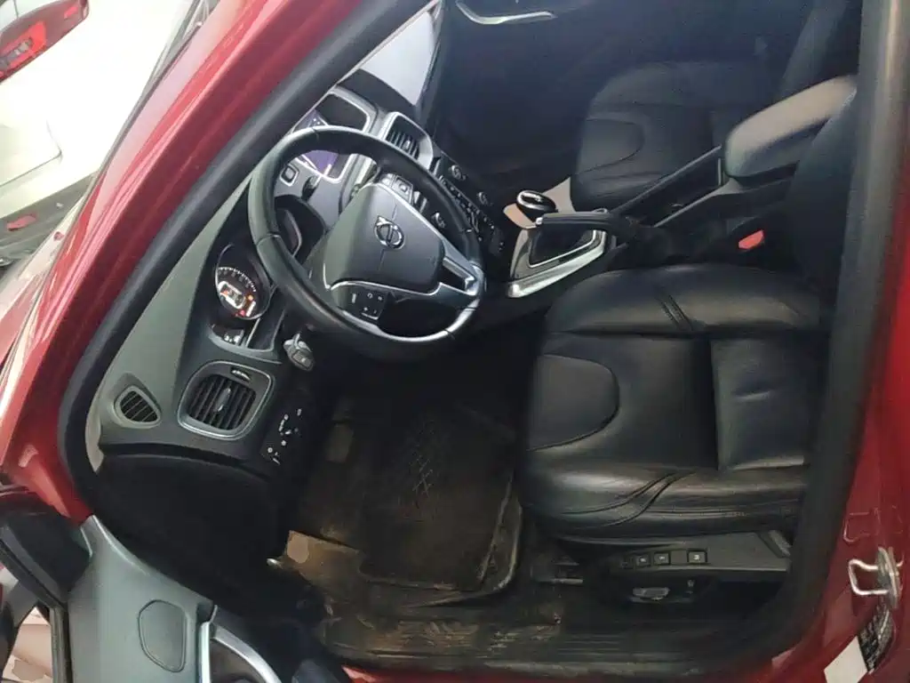 Photo 15 - Volvo V40