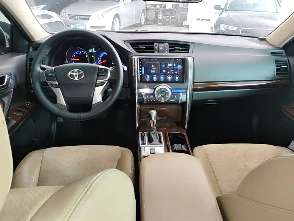 Toyota Reiz 2016 2013 2.5V Premium Edition