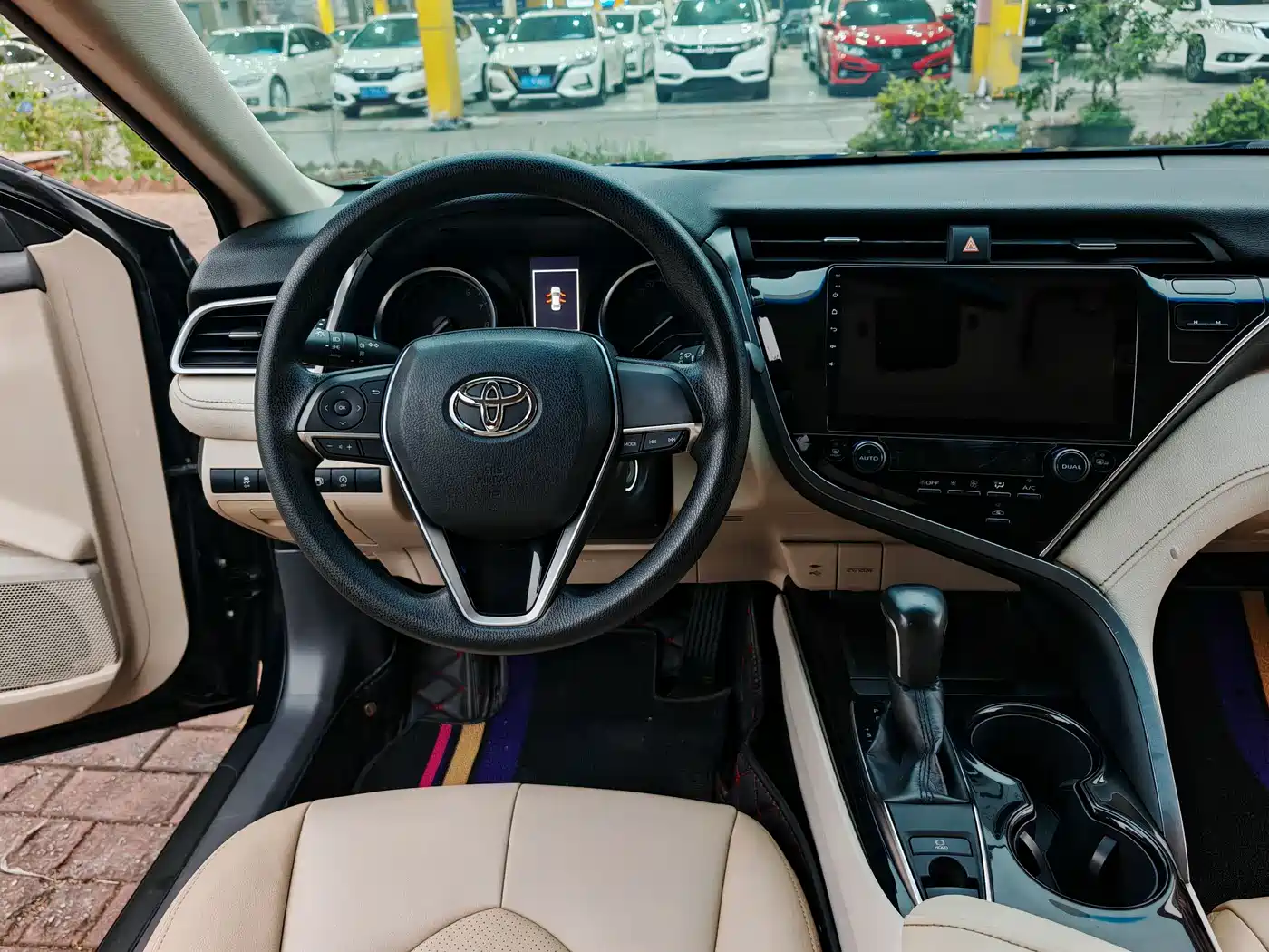 Toyota Camry 2018 2.0E Elite Edition фото 10