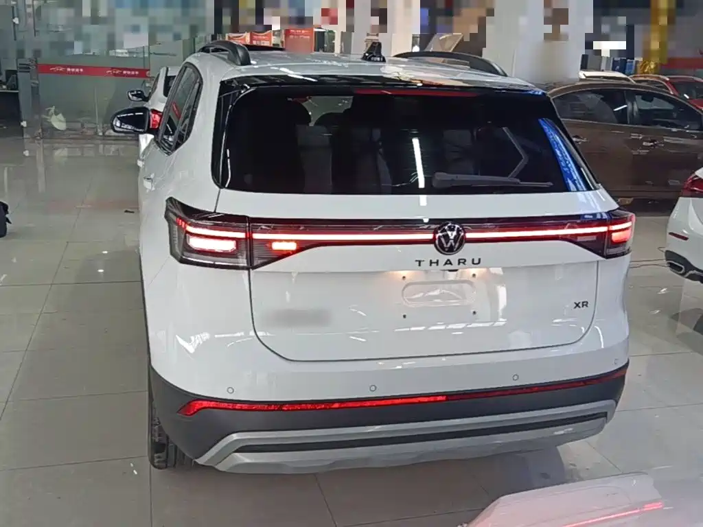 صورة 6 - Volkswagen Tharu