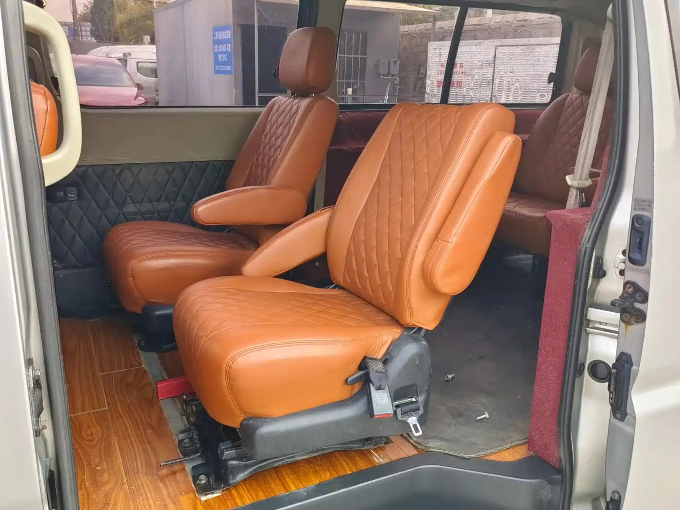 Jinbei Grace 2013 2013 2.0L Smart Leader Standard 7-Seater National Games Commemorative (China IV)