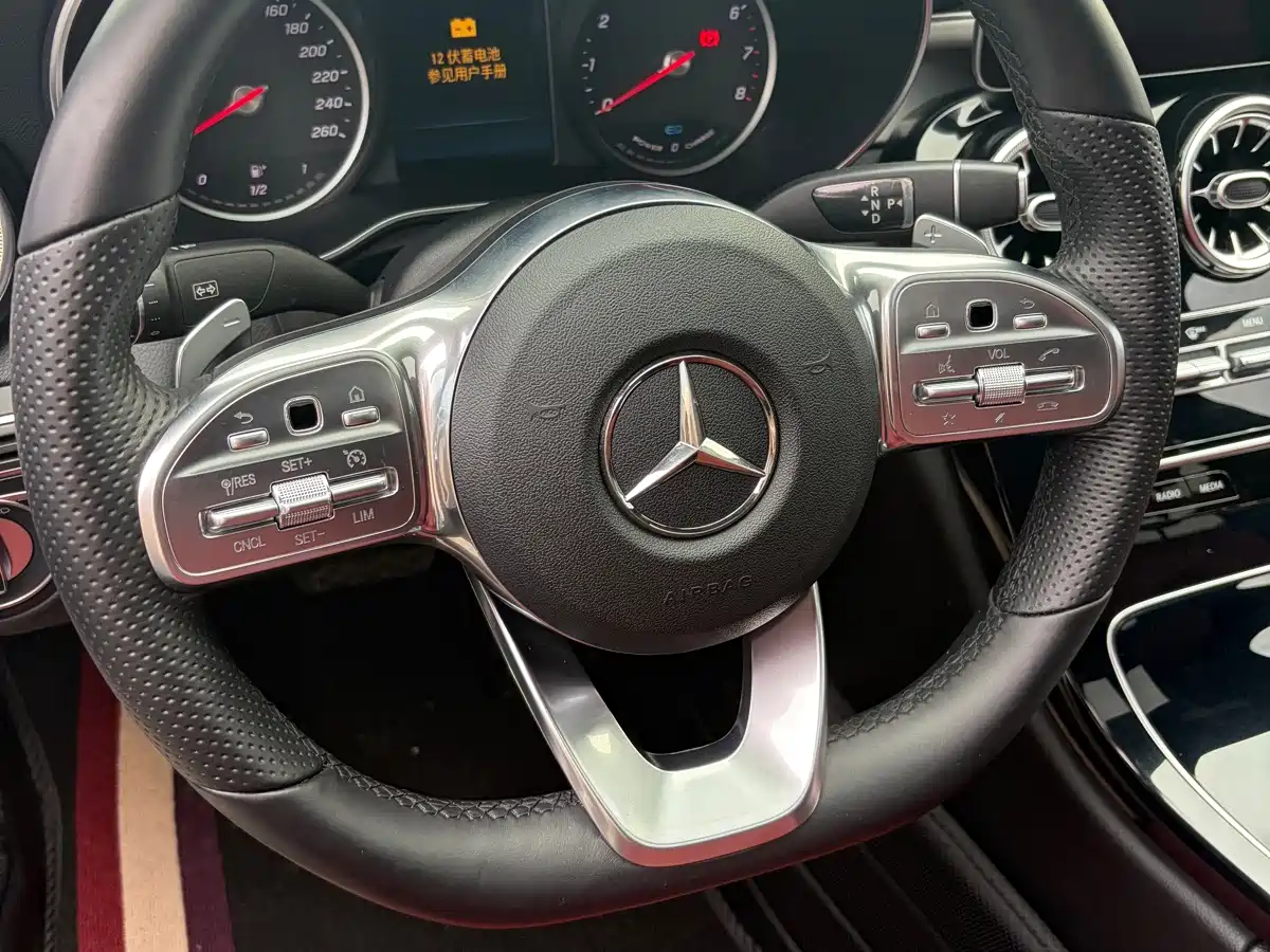 Фото 13 - Mercedes-Benz C-Class