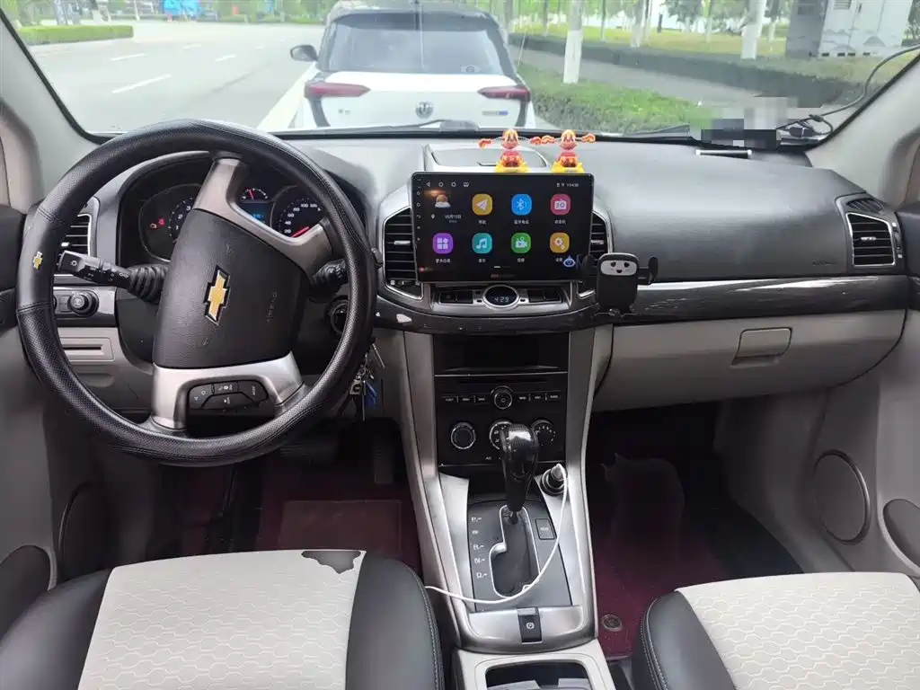 Chevrolet Captiva 2015 2.4L 2WD Urban Edition 5-seater фото 6