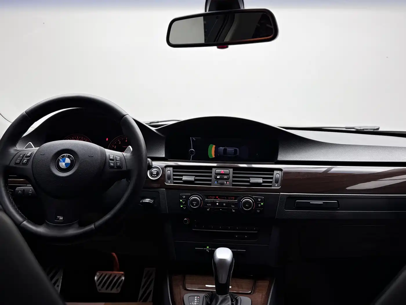 BMW 3 Series (Import) 2009 335i фото 9