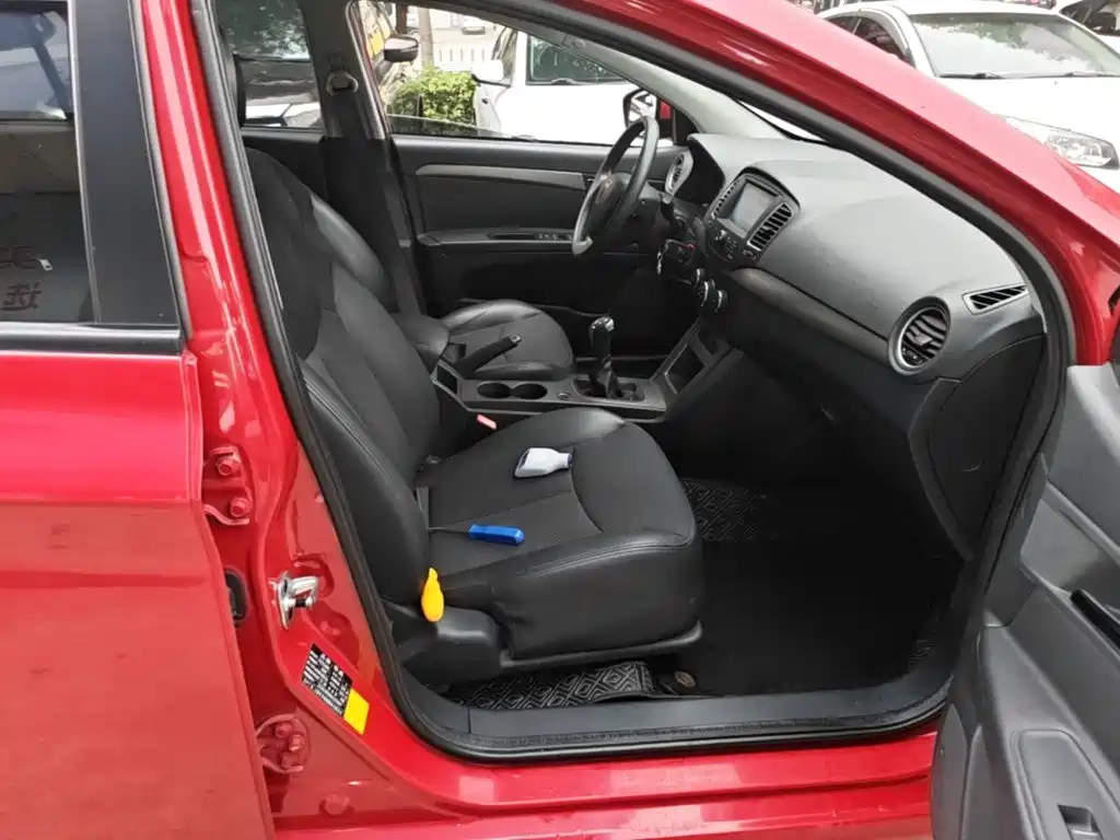 Фото 25 - Roewe 350