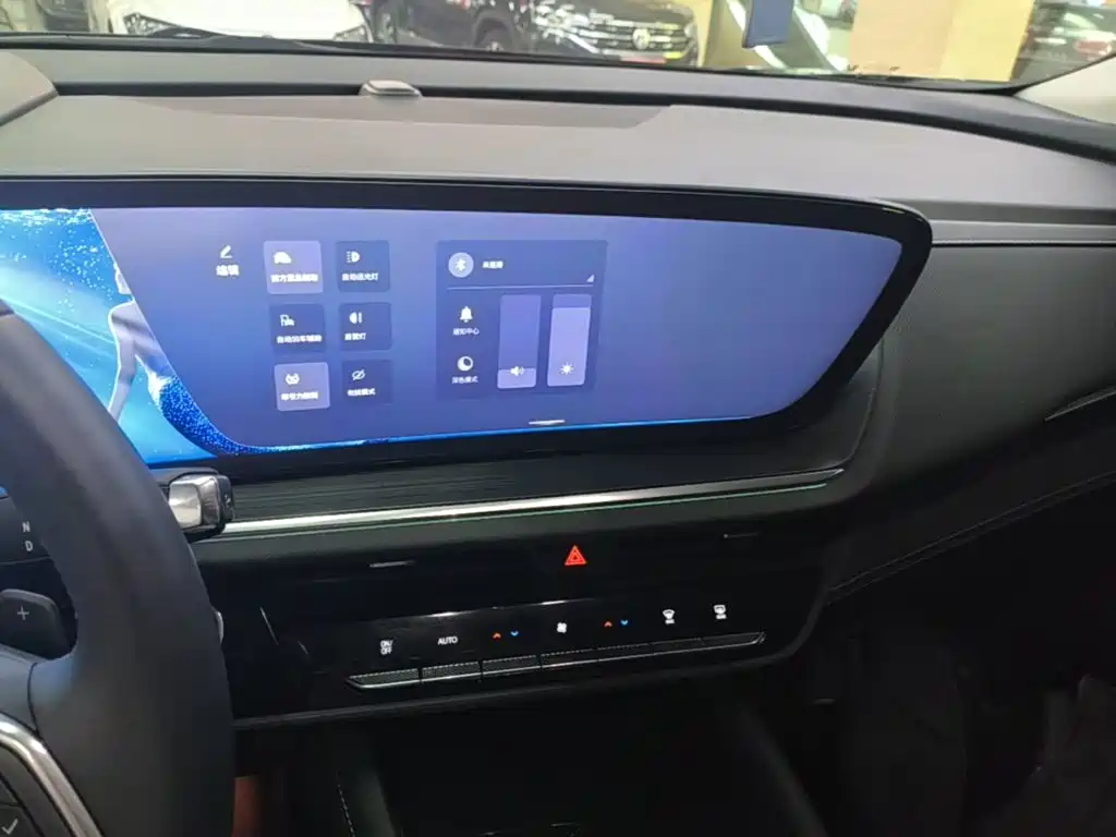 Фото 13 - Buick Envision Plus