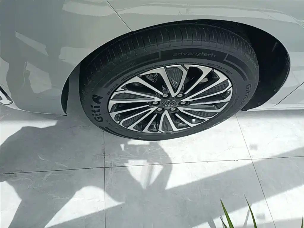 Buick GL8 New Energy 2025 Land Honor Premium Edition 7-Seater фото 23